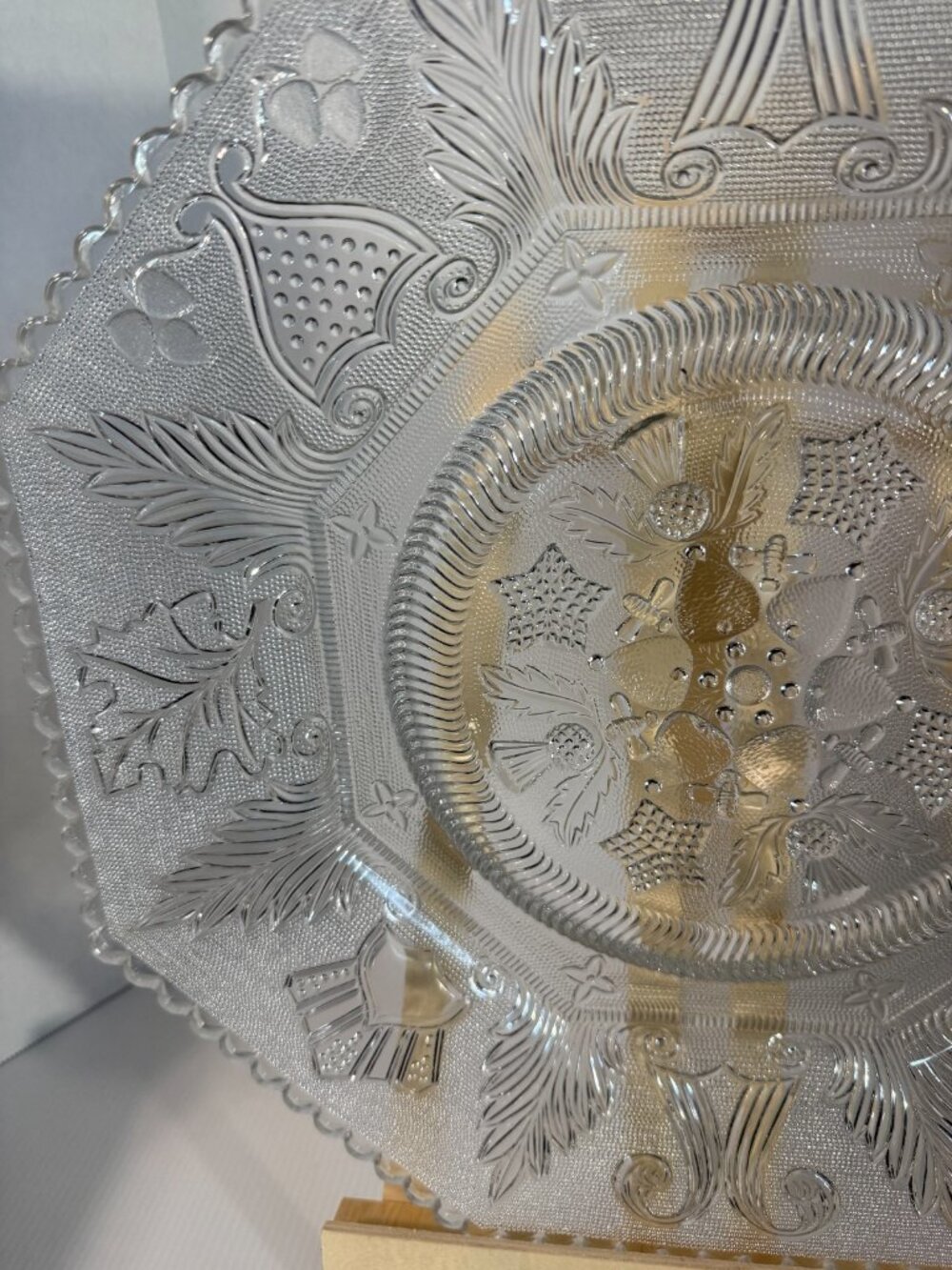 Octagonal Glass 14" Platter Boston & Sandwich Beehive & Thistle Lacy Flint - Picture 6 of 8